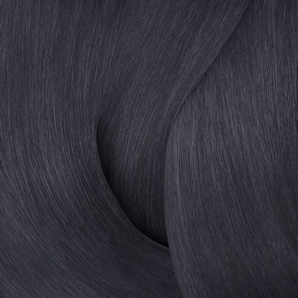 Redken Shades EQ Gloss in der Nuance Onyx– lebendiges, kühles Violett für auffrischende Farbakzente und strahlenden Glanz – erhältlich im Matuschka Shop
