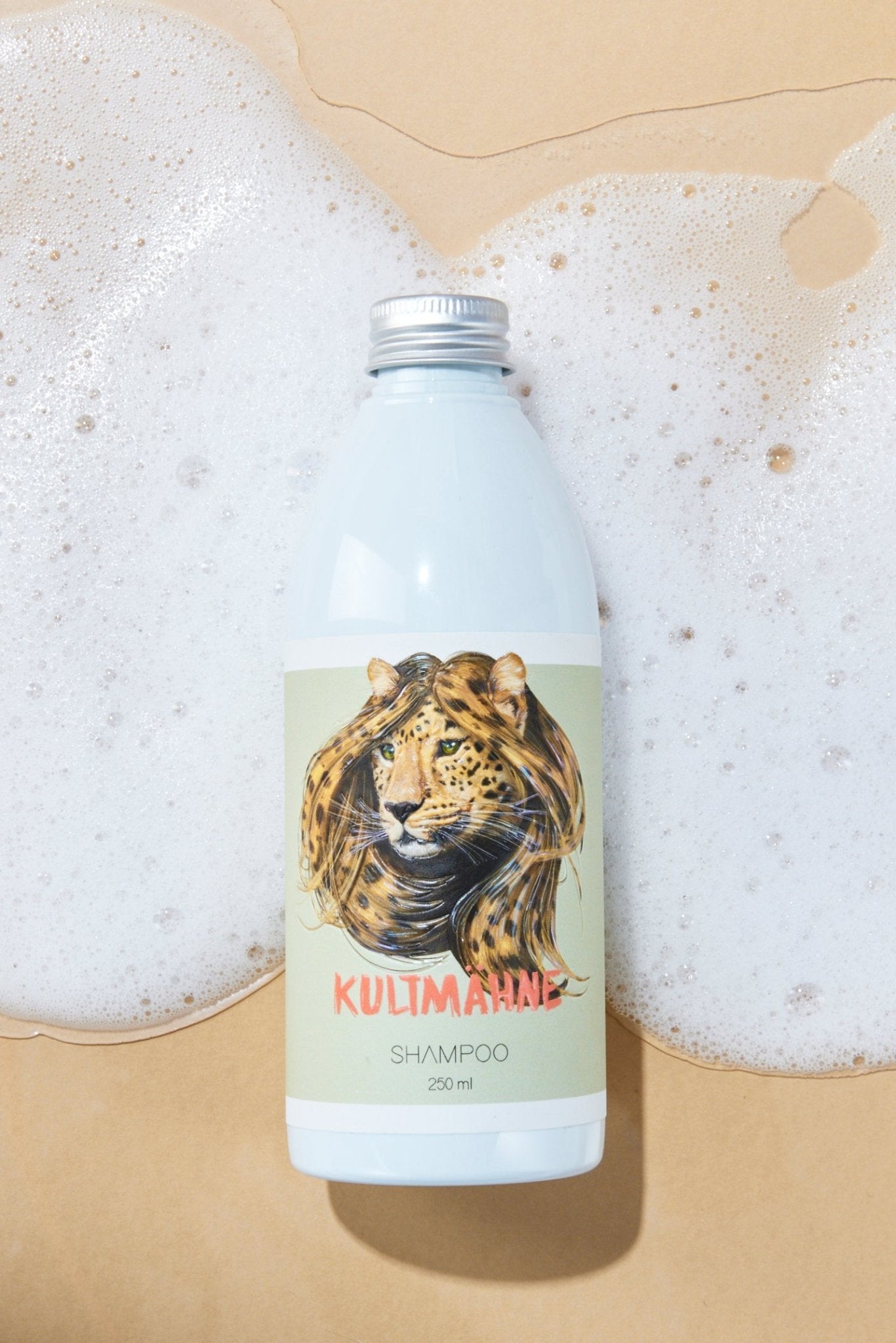 Flasche des Kultmähne Shampoos – regenerierendes Shampoo für geschmeidiges Haar, präsentiert von Matuschka